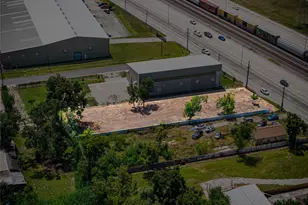 9910 E Hardy Rd, Houston, TX 77093 - Photo 13