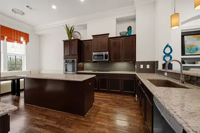 5605 Cohn Meadow Lane, Houston, TX 77007 - Photo 13