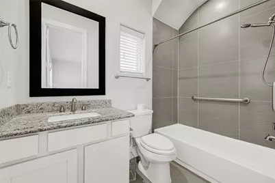 5605 Cohn Meadow Lane, Houston, TX 77007 - Photo 7