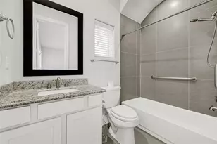 5605 Cohn Meadow Ln, Houston, TX 77007 - Photo 7