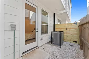 3105 Jensen Dr, Houston, TX 77026 - Photo 11