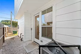 3105 Jensen Dr, Houston, TX 77026 - Photo 9