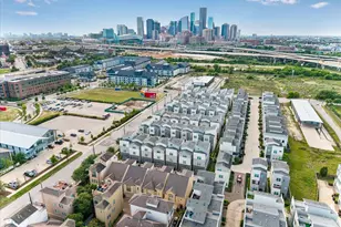 2813 Clinton Dr, Houston, TX 77020 - Photo 1