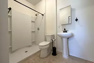 1011 Nadine St, Houston, TX 77009 - Photo 7