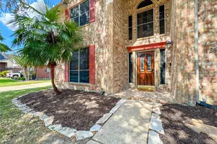 1250 Hunter Wood Dr, League City, TX 77573 - Photo 3