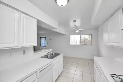 530 Westshire Drive, Houston, TX 77013 - Photo 17