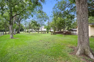 208 E East State Street, Eagle Lake, TX 77434 - Photo 25
