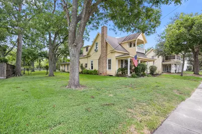 208 E East State Street, Eagle Lake, TX 77434 - Photo 3