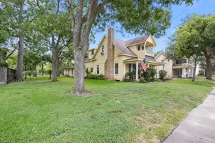 208 E East State St, Eagle Lake, TX 77434 - Photo 3