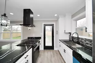 10114 Fairfax St, Houston, TX 77029 - Photo 5