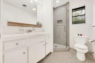 6023 Dumfries Dr, Houston, TX 77096 - Photo 33