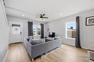 5403 Amy St, Houston, TX 77028 - Photo 9