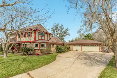 304 Arrowwood Street, Lake Jackson, TX 77566 - Photo 3