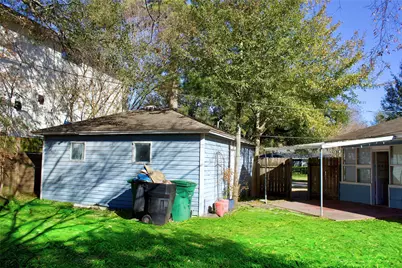 1002 Waltway Drive, Houston, TX 77008 - Photo 13