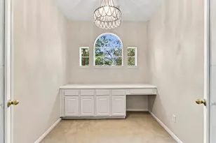 2 Hobbit Glen Dr, The Woodlands, TX 77384 - Photo 31