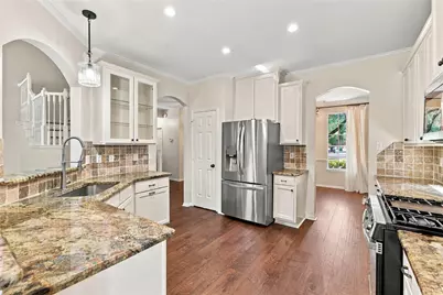 2 Hobbit Glen Drive, The Woodlands, TX 77384 - Photo 15