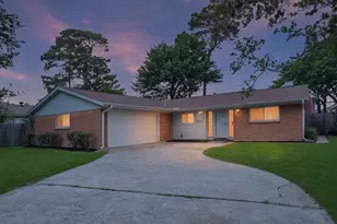 10010 Westview Dr, Houston, TX 77055 - Photo 1