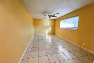 1808 Dolphin Dr, Seabrook, TX 77586 - Photo 11