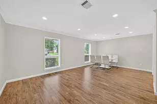 8530 Roos Rd, Houston, TX 77036 - Photo 9