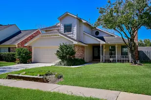 3410 Streamside Ln, Sugar Land, TX 77479 - Photo 3