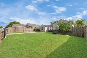10209 Cathedral Dr, Houston, TX 77051 - Photo 5