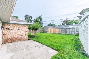 11726 N Willow Cir, Houston, TX 77071 - Photo 25