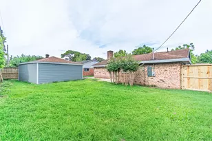 11726 N Willow Cir, Houston, TX 77071 - Photo 27