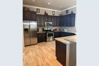 8150 Sharondale Drive, Houston, TX 77033 - Photo 5