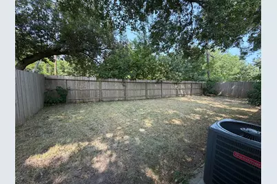 8150 Sharondale Drive, Houston, TX 77033 - Photo 21