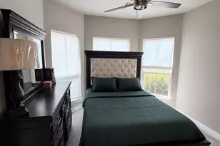 8150 Sharondale Dr, Houston, TX 77033 - Photo 15