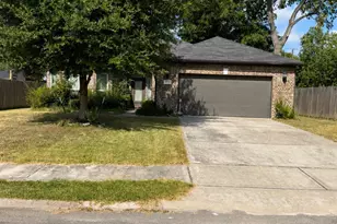 8150 Sharondale Dr, Houston, TX 77033 - Photo 1