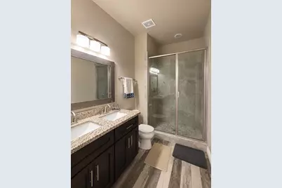 8150 Sharondale Drive, Houston, TX 77033 - Photo 13