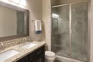 8150 Sharondale Dr, Houston, TX 77033 - Photo 13