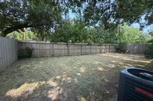 8150 Sharondale Dr, Houston, TX 77033 - Photo 21