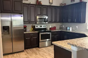 8150 Sharondale Dr, Houston, TX 77033 - Photo 5