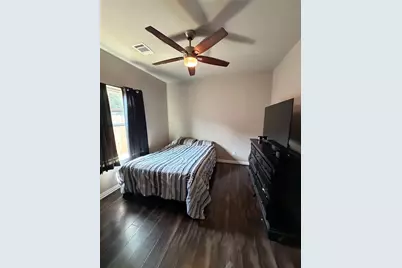 8150 Sharondale Drive, Houston, TX 77033 - Photo 15