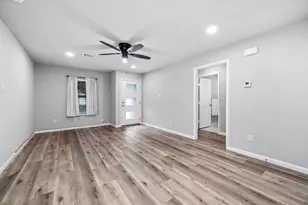 709 E Gulf St, Baytown, TX 77520 - Photo 5