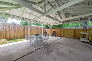 709 E Gulf St, Baytown, TX 77520 - Photo 23