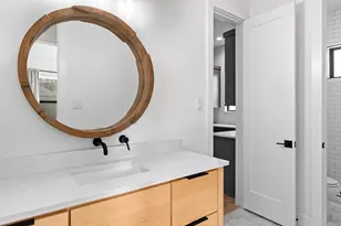 1026 Traweek St, Houston, TX 77055 - Photo 23