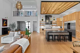 1026 Traweek St, Houston, TX 77055 - Photo 13