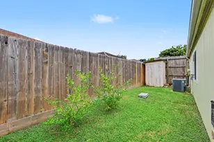 16147 New Field Dr, Houston, TX 77082 - Photo 17