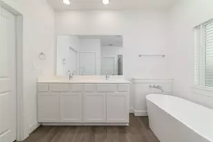 919 Golden Willow Ln, Conroe, TX 77304 - Photo 11