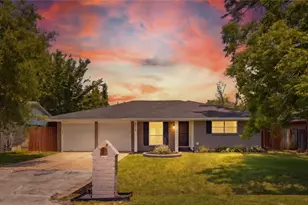 8526 Cedel Dr, Houston, TX 77055 - Photo 1