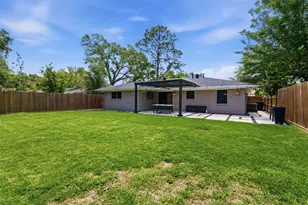 8526 Cedel Dr, Houston, TX 77055 - Photo 5
