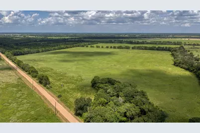 12412 E Ueckert Road, Bellville, TX 77418 - Photo 17
