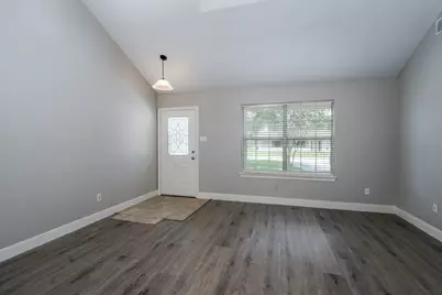 606 S Pine Street, Tomball, TX 77375 - Photo 13