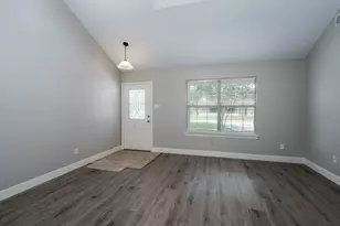 606 S Pine St, Tomball, TX 77375 - Photo 13