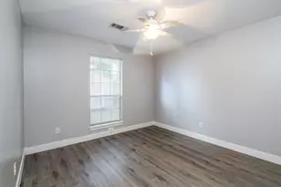 606 S Pine St, Tomball, TX 77375 - Photo 25