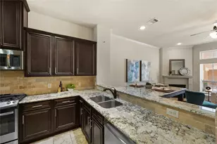 26 W Oaks Dr, Houston, TX 77058 - Photo 11