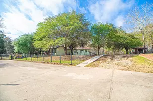 208 Gardenia St, Onalaska, TX 77360 - Photo 35